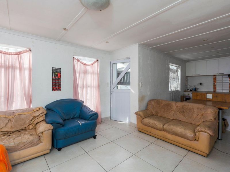 Cozy 3 Bedroom House. - Photo 6