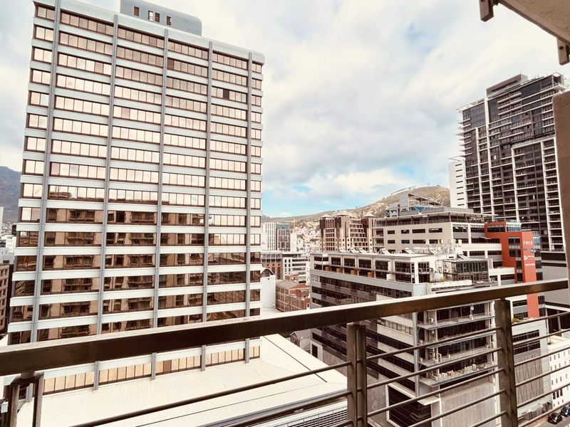 Perfectly positioned in the heart of Cape Town’s vibrant CBD - Photo 5