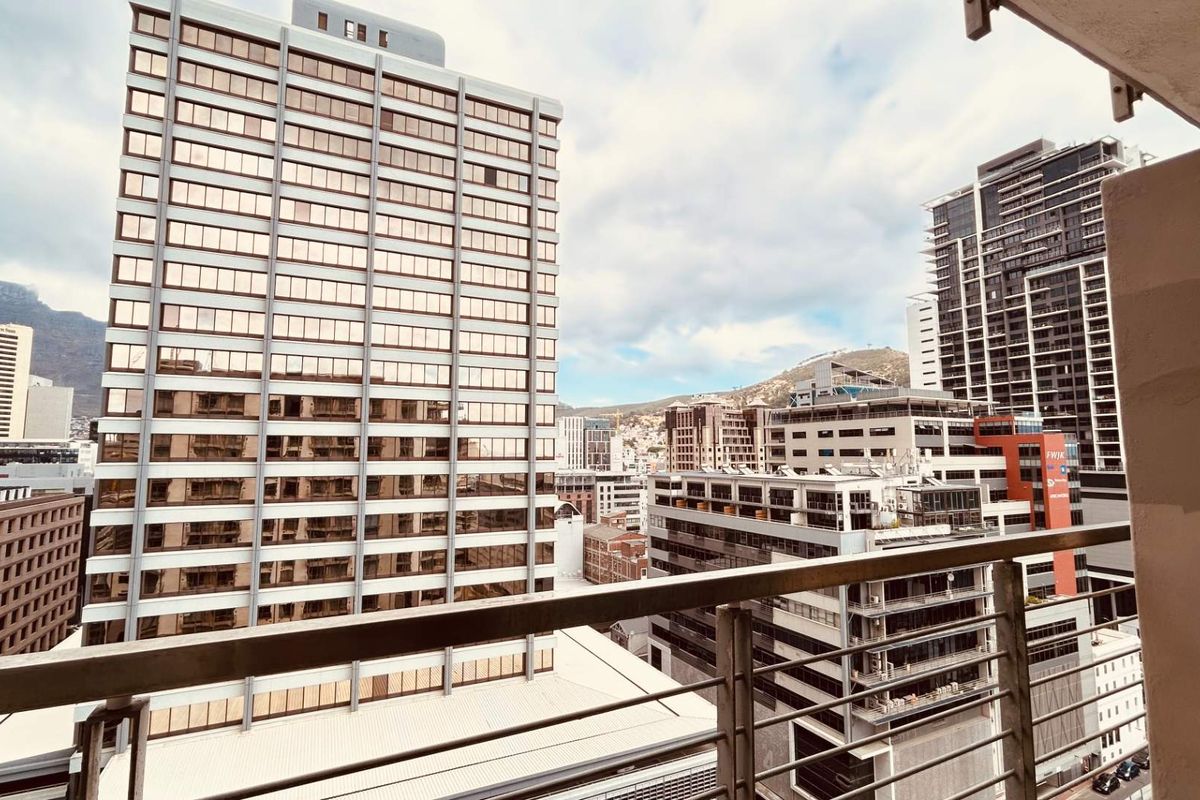 Perfectly positioned in the heart of Cape Town’s vibrant CBD - Photo 5