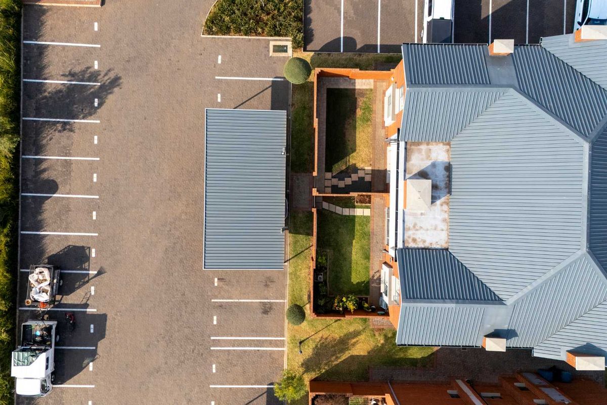 Charming Ground-Floor 3-Bedroom Unit with Private Garden in Irene - Photo 5