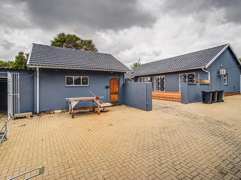 Commercial Property with lots of Opportunity in Monument Road - Photo 3