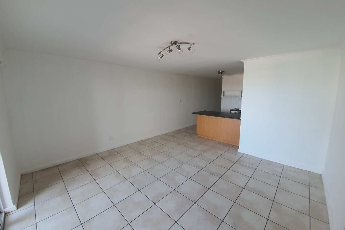 Investor Alert: Awesome Apartment, Awesome Location, Awesome Price. - Photo 3