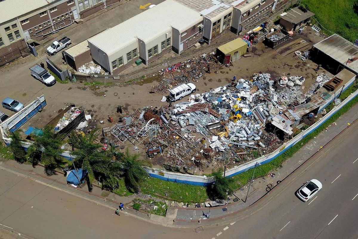 Prime Industrial Yard For Sale on Chris Hani Road - Photo 2