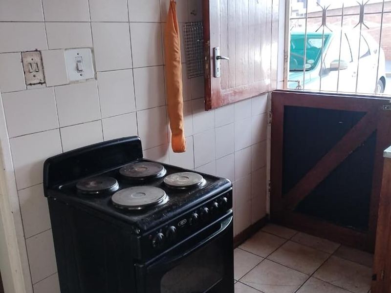 This lovely unit is up for grabs! Perfect for first time home buyers or start up family - Photo 7