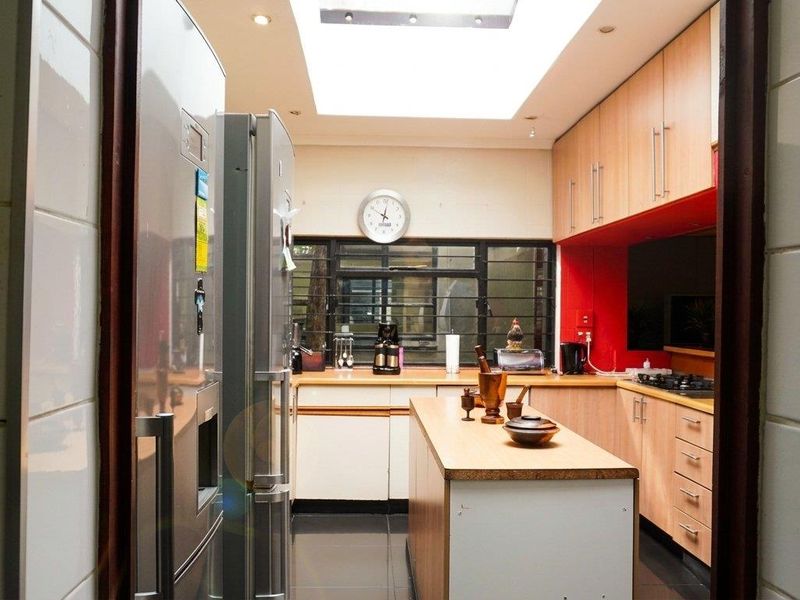 Charming Three Bedroom Family Home - Photo 10