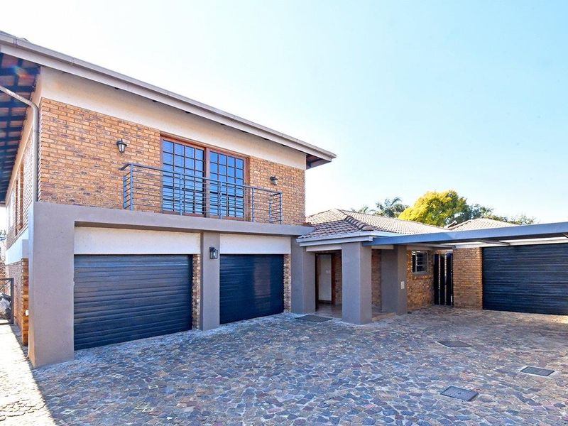 Beautiful Family Home in Secure Complex - Photo 1