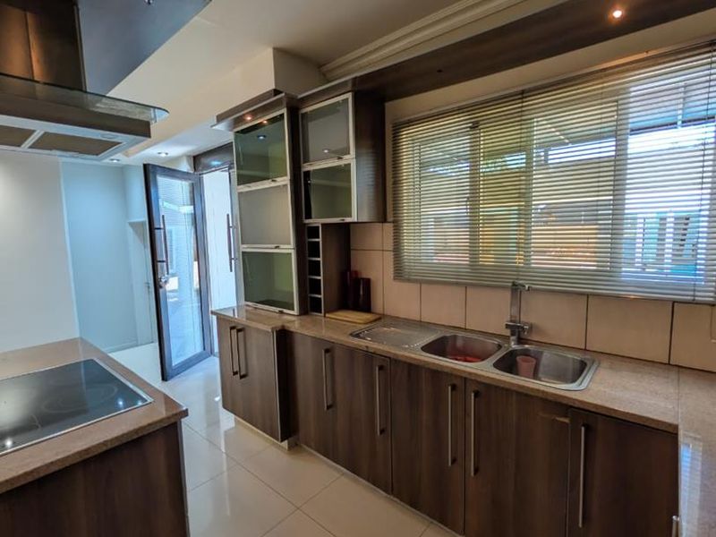 5 BEDROOM FAMILY HOME FOR SALE – OLD ACADEMIA - Photo 5