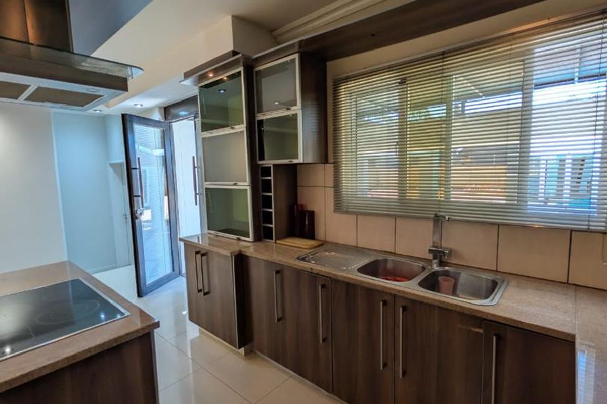 5 BEDROOM FAMILY HOME FOR SALE – OLD ACADEMIA - Photo 5