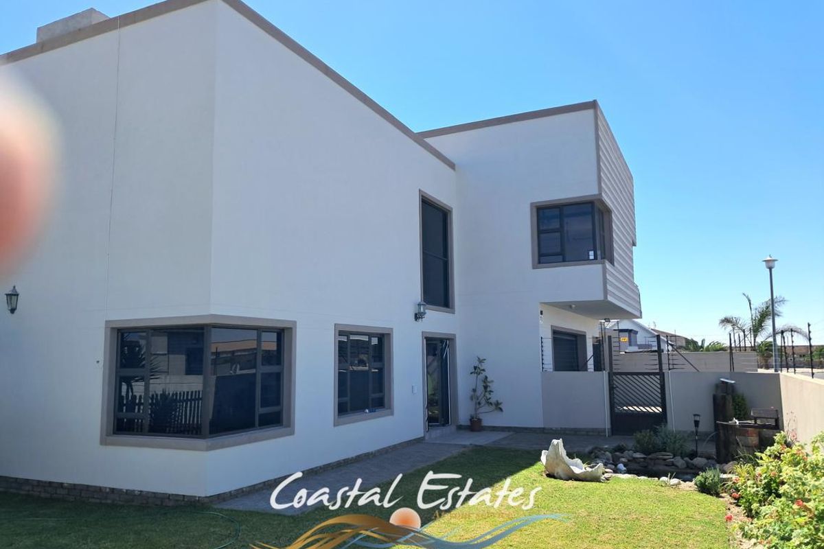 Stunning 4-Bedroom Family Home in Ext. 15 - Photo 5