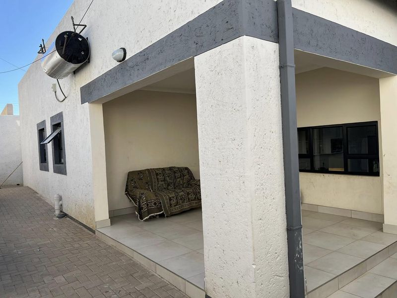 Modern Three bedroom home for sale in Khomasdal - Photo 9