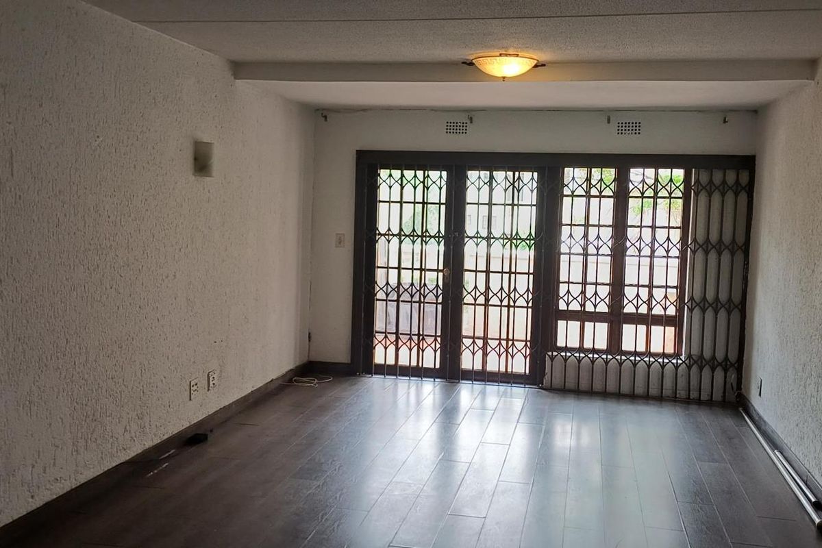 3 BEDROOM PARTMENT SANDOWN - Photo 5