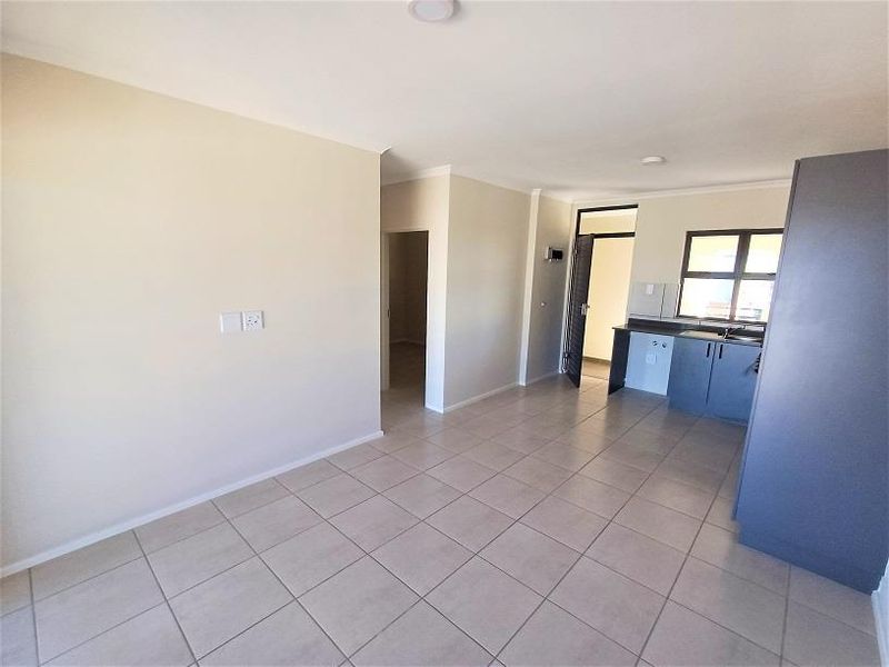 FOR RENT  |  Hillcrest  |  Kings Gate Estate  |  2 Bedroom 1st Floor Apartment - Photo 3