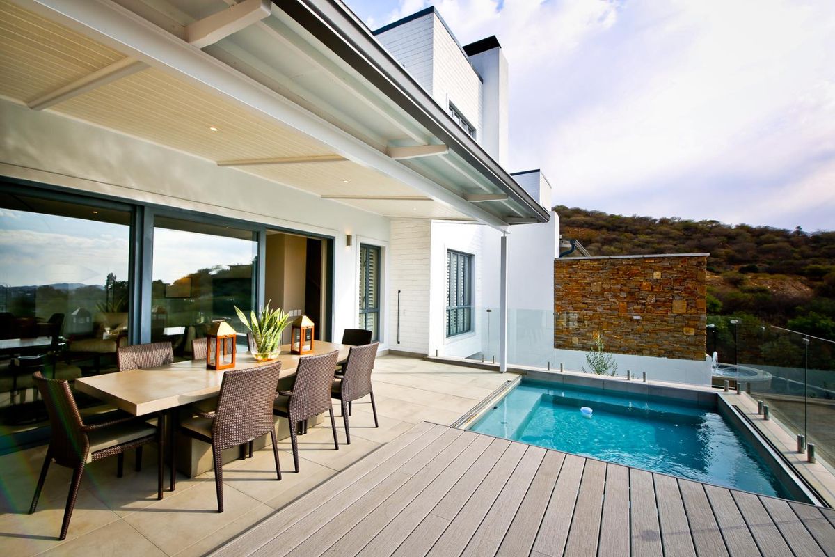 Luxurious, Fully Furnished Penthouse Villa In Safe And Secure Complex - Photo 2