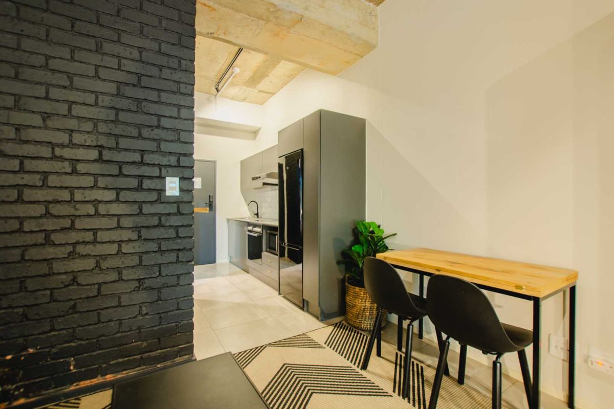 Sandton Furnished Studio Apartment - Photo 4