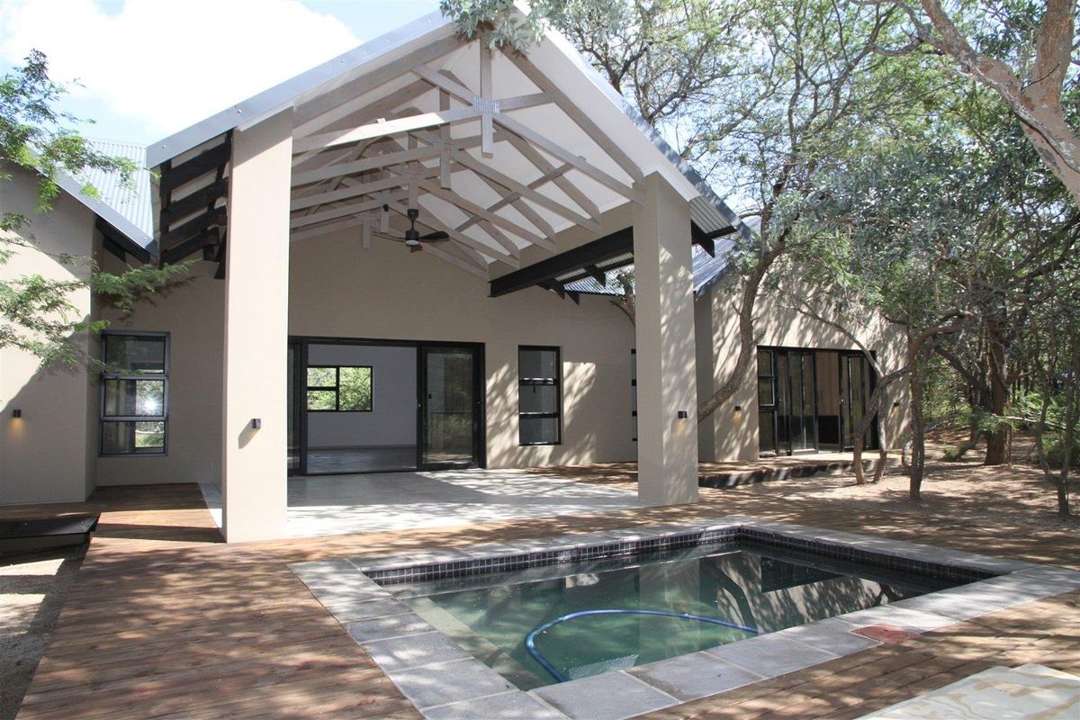 Make a move to the Lowveld bush. - Photo 2