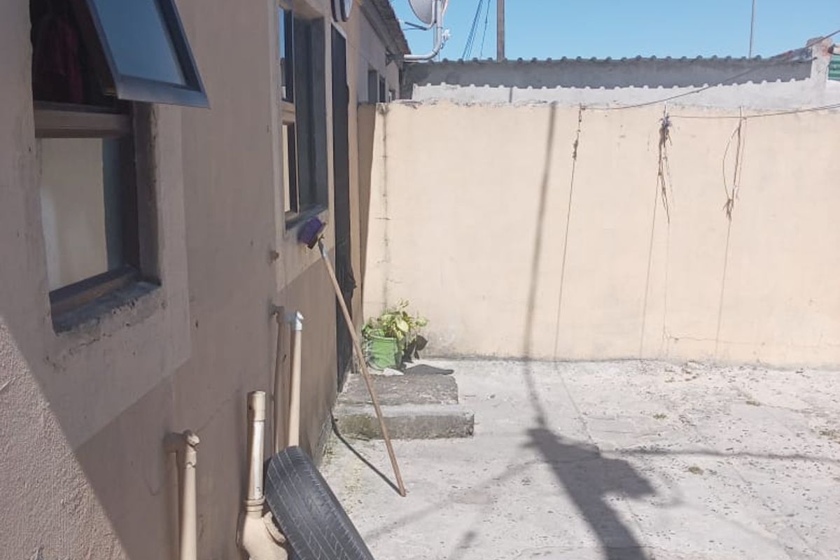 Semi-Detached Property with Investment Potential - R650,000* - Photo 4