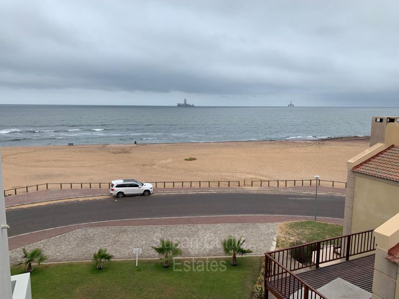 MODERN SEAFRONT TOWNHOUSE - Photo 4