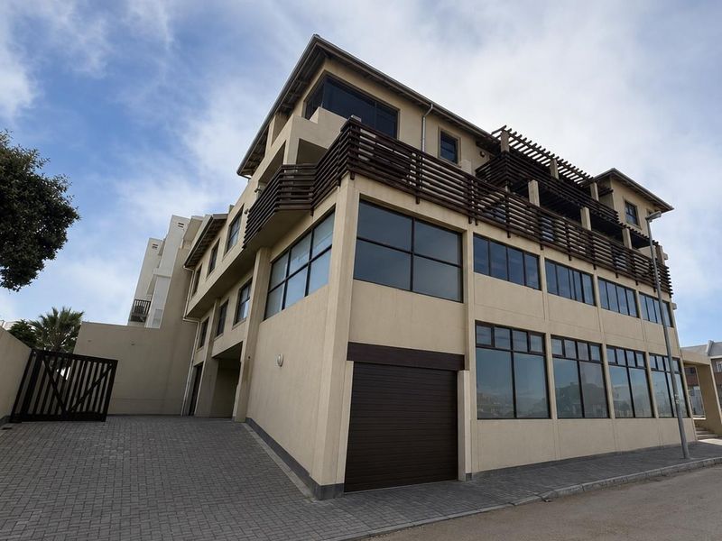FOR SALE: PRIME MIXED-USE INVESTMENT PROPERTY WITH OFFICES, APARTMENTS & PENTHOUSE , CENTRAL, SWAKOPMUND - Photo 2