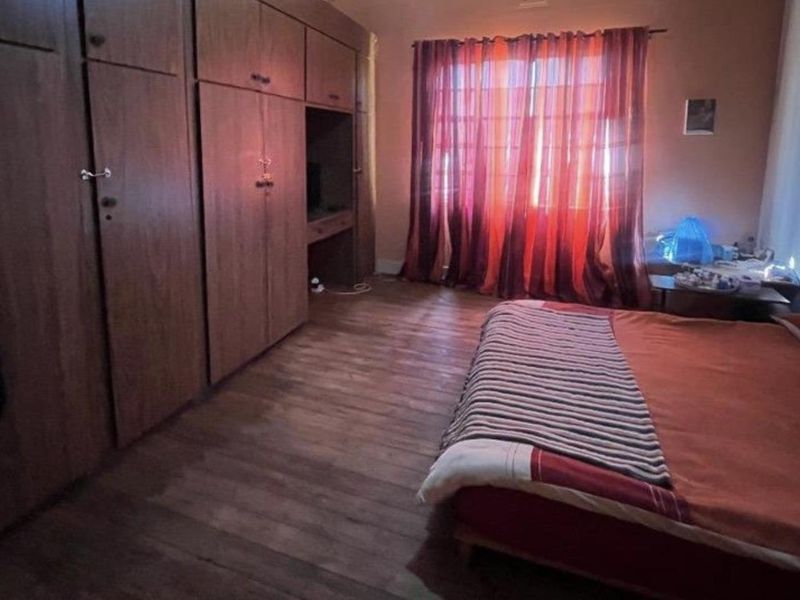 6-Bedroom Semi-Detached Home for Sale – Bezuidenhout Valley, Johannesburg Prime Location | Dual-Living | Investment Potential - Photo 9