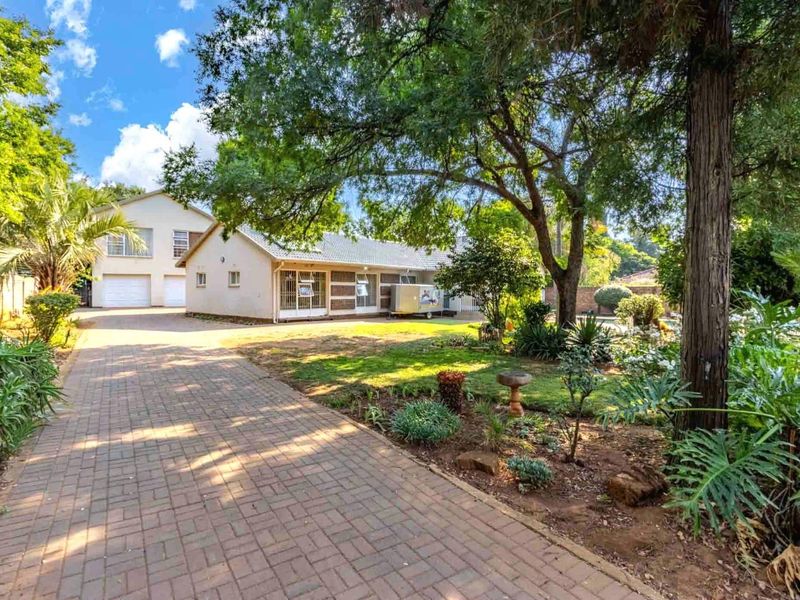 Large family home for sale in Kempton Park - Photo 5