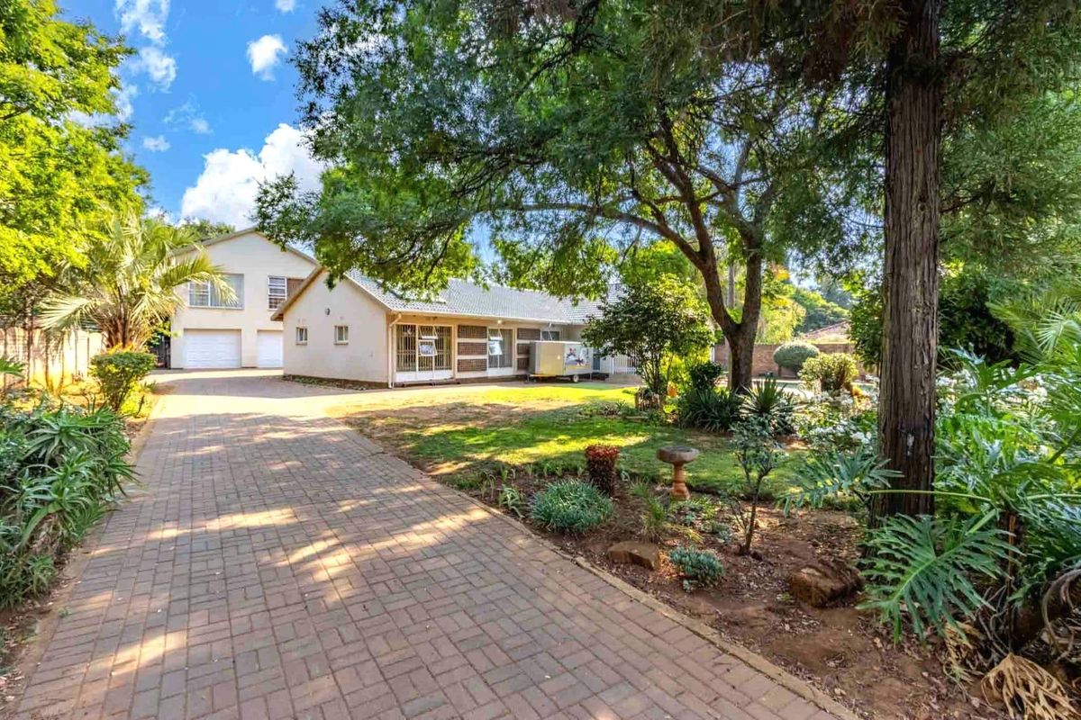 Large family home for sale in Kempton Park - Photo 5