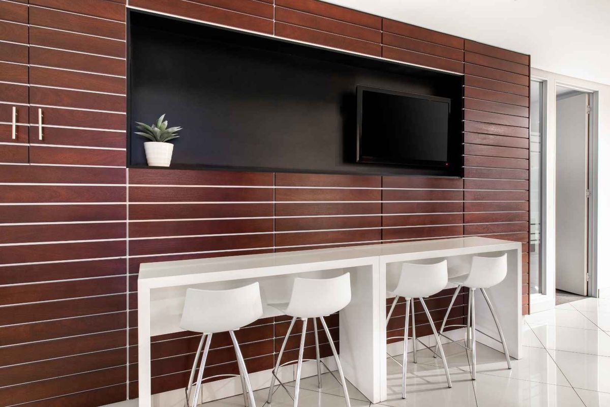 Serviced office space for 10 persons in Regus Parktown - Photo 5