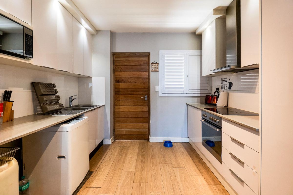 Ground floor modern unit - Photo 5