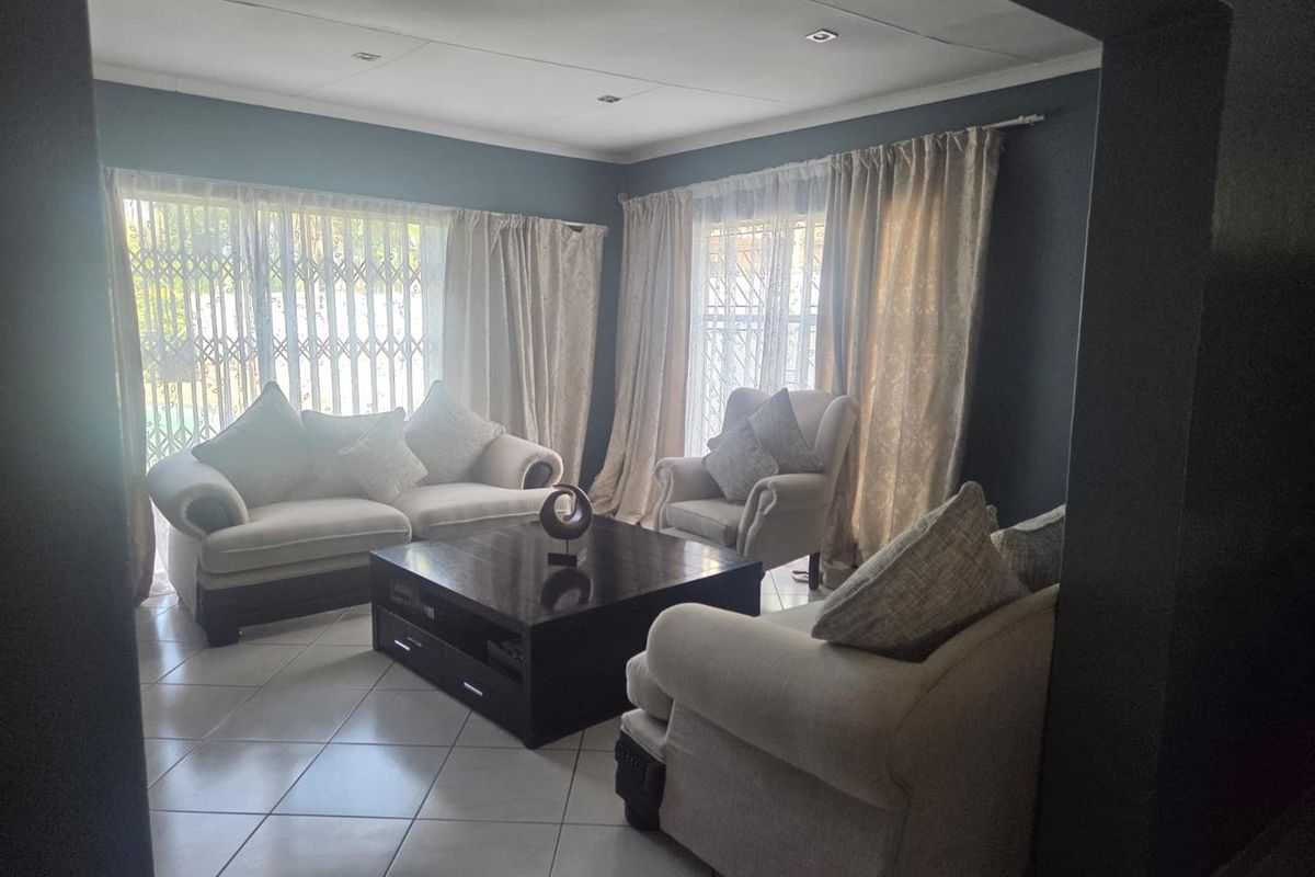 Spacious 3-bedroom family home to rent available 1 July - Photo 3