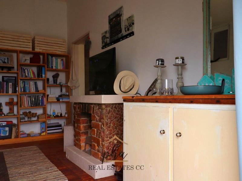 Beachfront House with Flat For Sale in Swakopmund - Photo 5