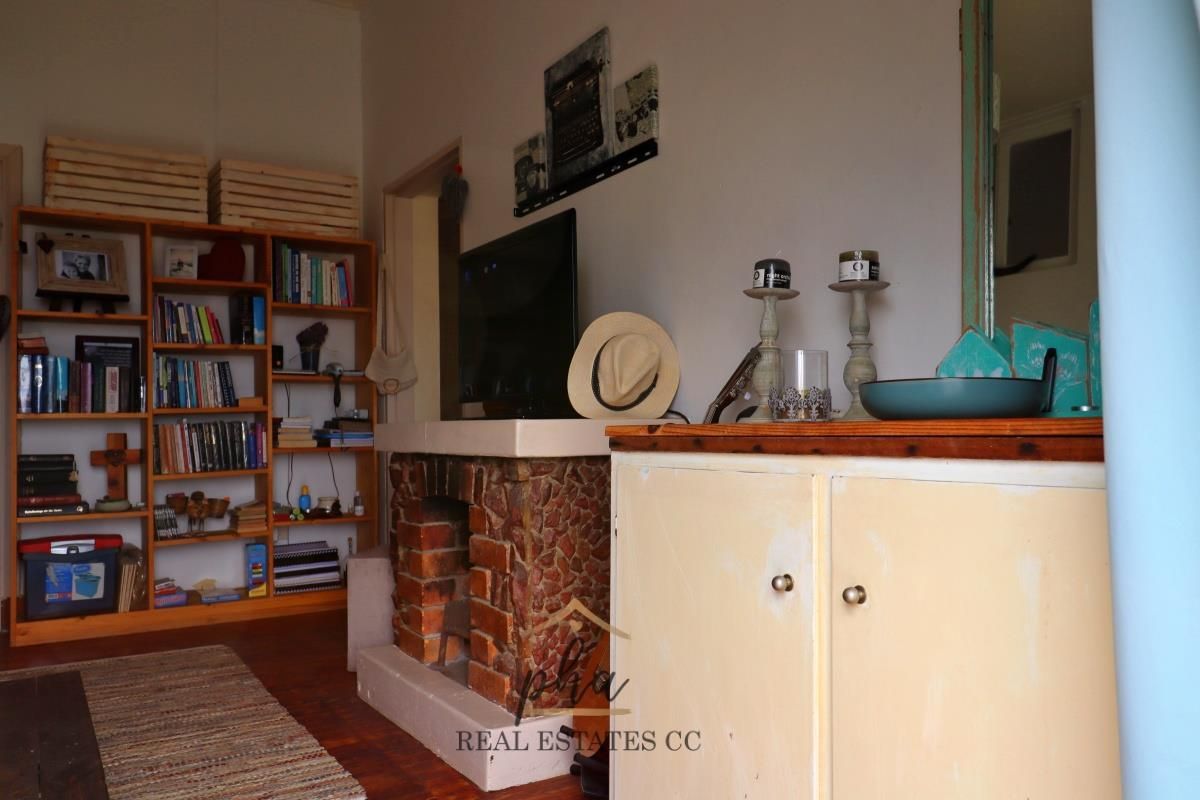 Beachfront House with Flat For Sale in Swakopmund - Photo 5