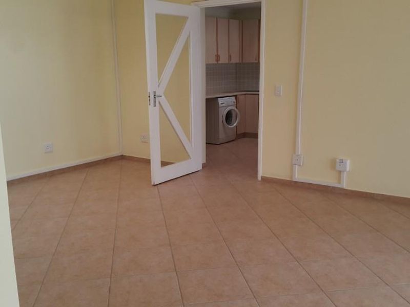 FOR SALE : SPACIOUS 8-BEDROOM HOME IN SWAKOPMUND CENTRAL - Photo 7