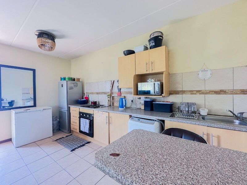 Smart Investment or Ideal First Purchase – 2-Bedroom Apartment with Balcony - Photo 8