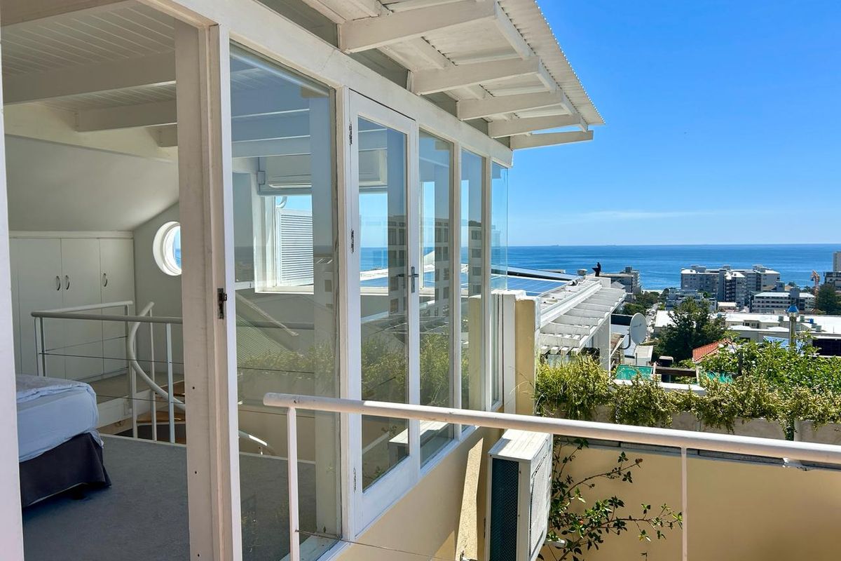 A most charming cottage - fully furnished available for 6 to 9 months - Photo 2