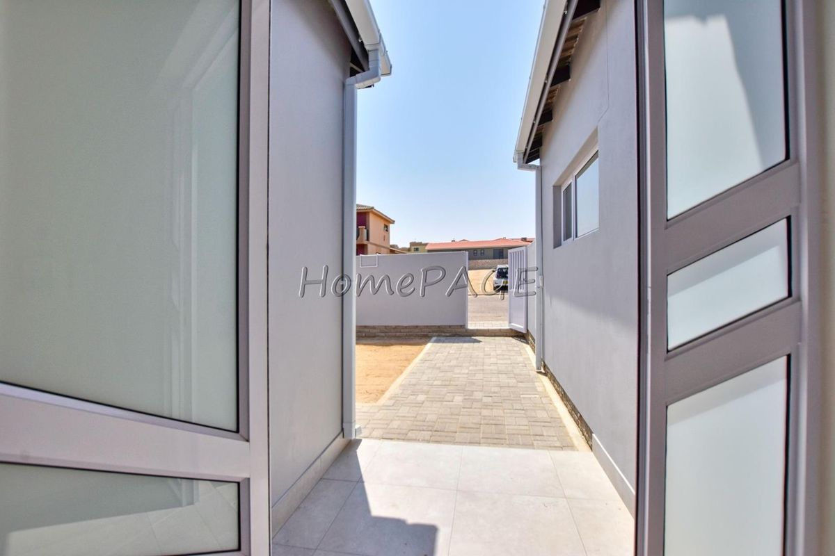 Ext 9, Swakopmund:  New 3 Bedr Home with 2 Bedr Flat is for Sale - Photo 3