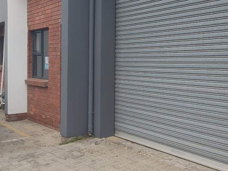 Warehouse/workshop/ storage unit to let in Fairview. - Photo 2