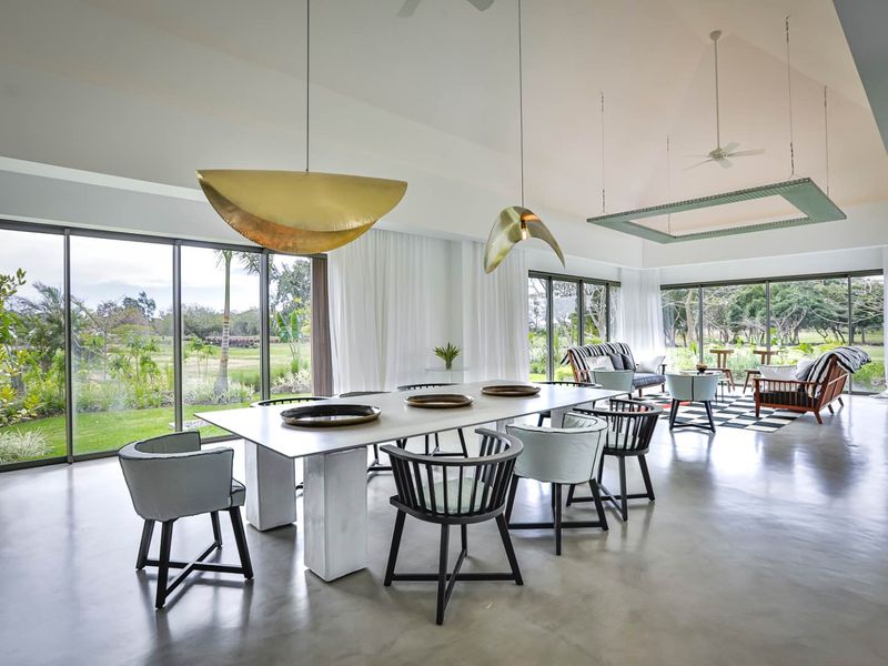 Contemporary Luxury Estate with Championship Golf Views. - Photo 7