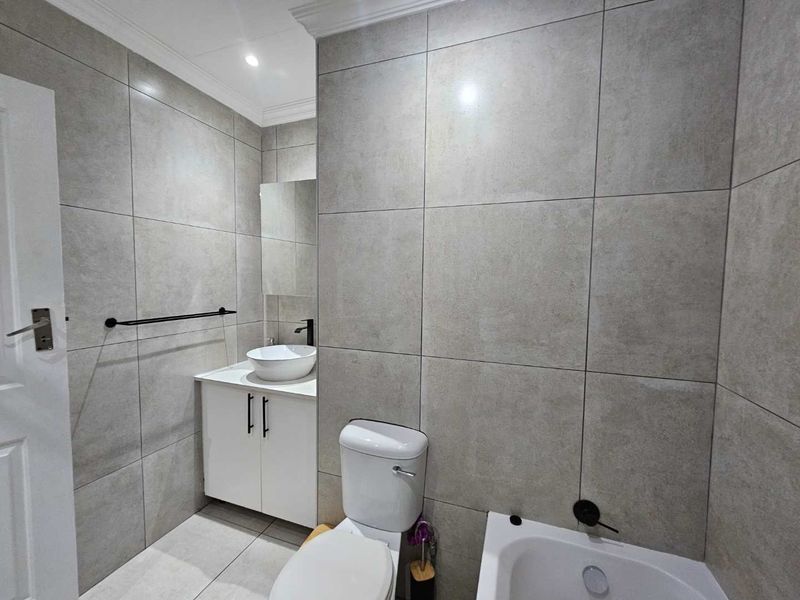 2 bedroom  townhouse for sale - Photo 8