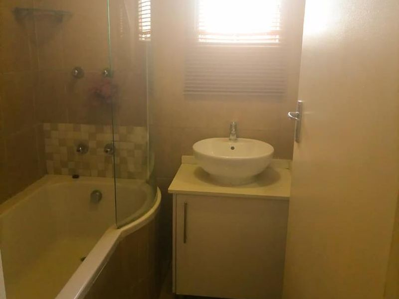 A Charming 2 Bedroom House In Thatcchill Estate - Photo 5