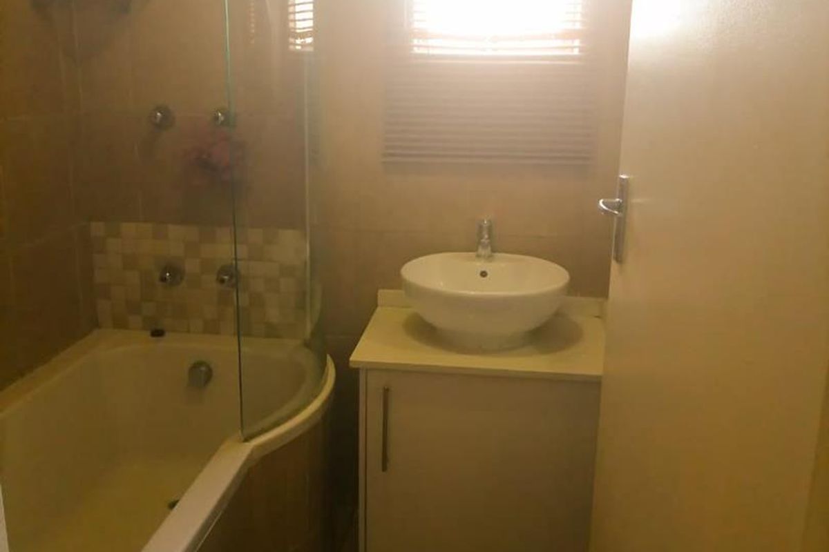 A Charming 2 Bedroom House In Thatcchill Estate - Photo 5