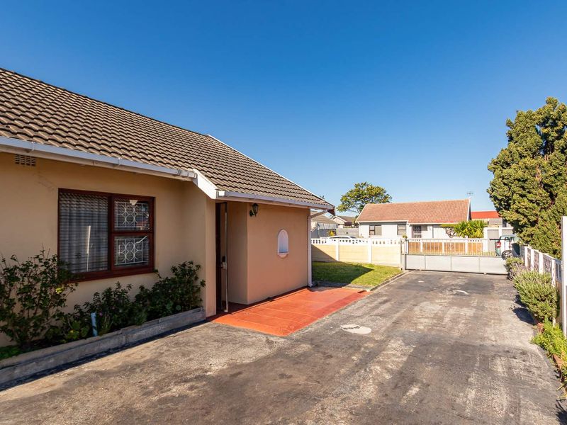 Spacious 3-Bedroom Property with Great Potential in Lotus River - Photo 6