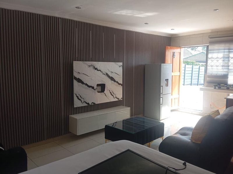 Bachelor in Kensington - Photo 4