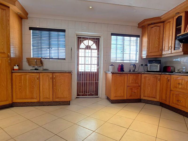 3 Bedroom House for Sale in Verwoerdpark - Photo 10