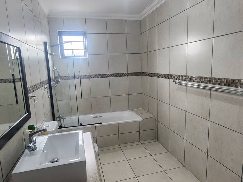 MASTERPIECE FOR STYLISH COMFORTABLE LIVING AND ENTERTAINING - Photo 10