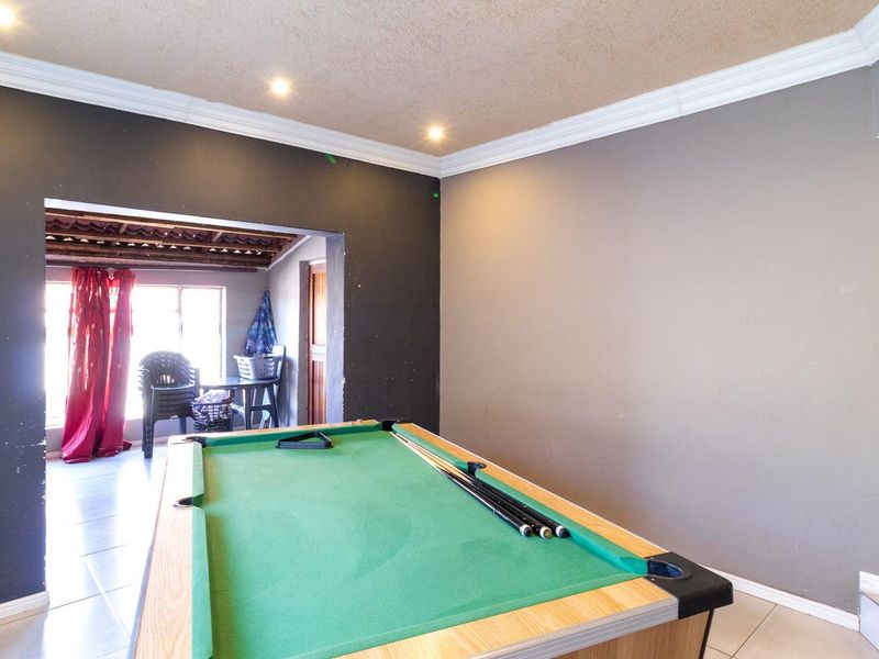 Dive Into Your Dream Home!! - Photo 4