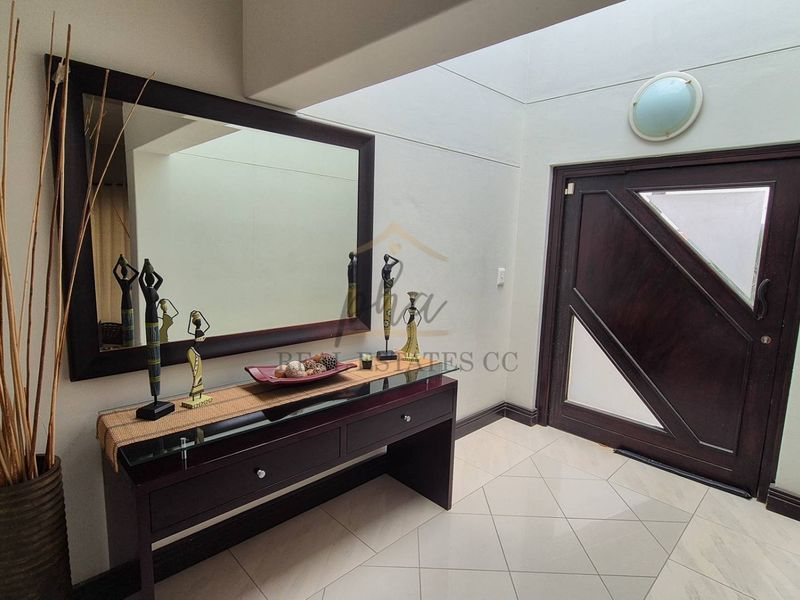 SPACIOUS with versatile Living spaces - Photo 7