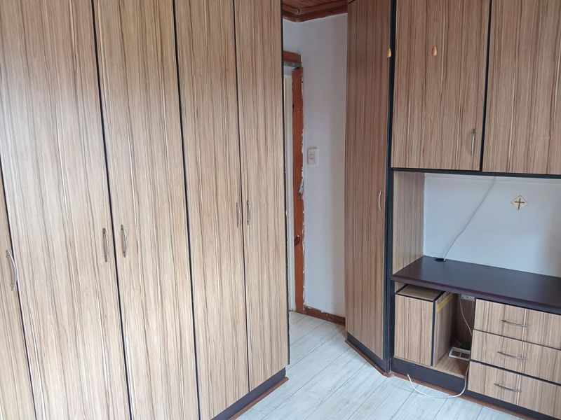 Discover comfortable and modern living in this well-maintained 2-bedroom home, perfectly designed for convenience and easy everyday living. - Photo 5