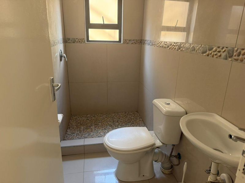 🏡 FREE-STANDING, 3-BEDROOM HOUSE TO RENT | Kleine Kuppe – Gamsa Street - Photo 7