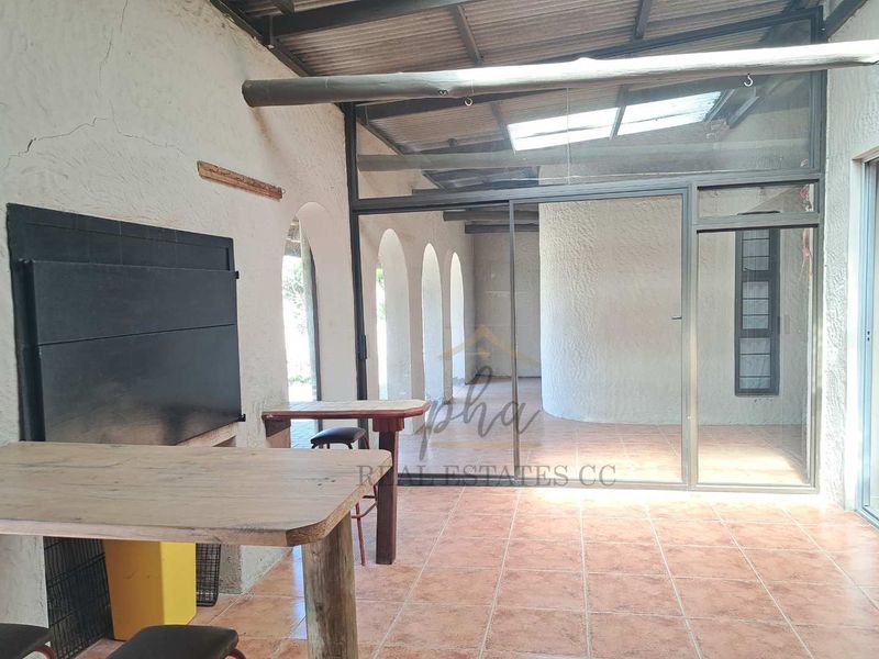 5 Bedroom family home with flatlet for sale in Walvis Bay selling for N$4.7 mil - Photo 5