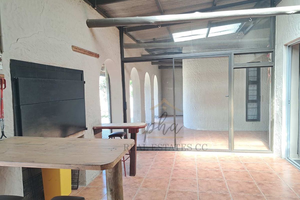 5 Bedroom family home with flatlet for sale in Walvis Bay selling for N$4.7 mil - Photo 5