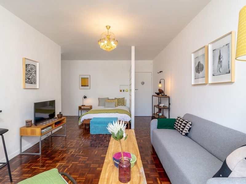 Gorgeous fully furnished Pad at St Martini available to rent immediately - Photo 3